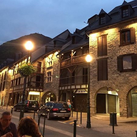 Gites Au Chant Des Marmites Saint-Lary-Soulan Buitenkant foto