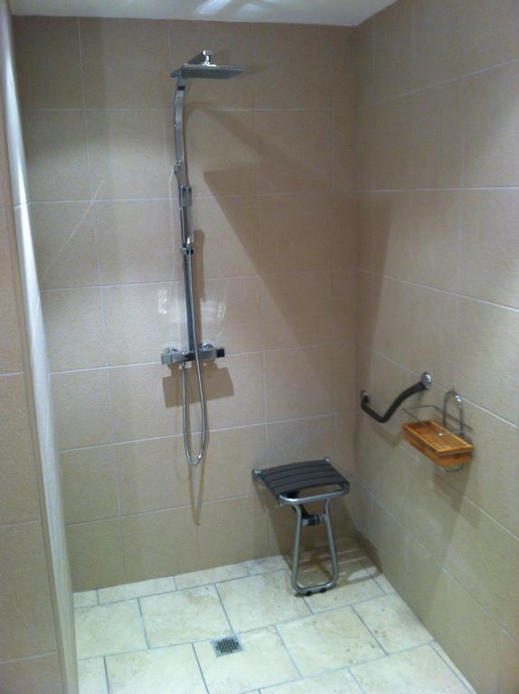 Gites Au Chant Des Marmites Saint-Lary-Soulan Kamer foto
