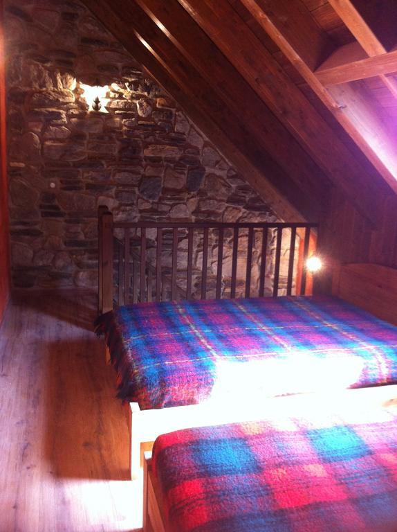 Gites Au Chant Des Marmites Saint-Lary-Soulan Kamer foto